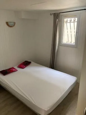 L'Appartement Du Micocoulier Salon-de-Provence